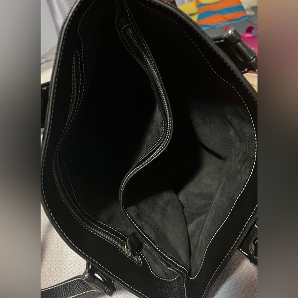 TOD’s black Pebbled Leather bag with dark gray Suede Interior.  Meas. 15 x 9in - Picture 13 of 16